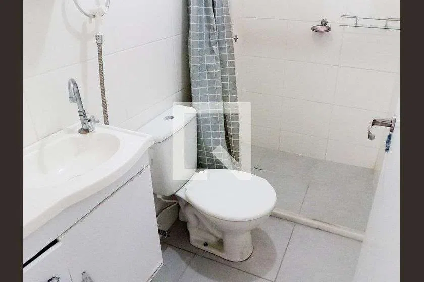 2-bedroom apartment in a building with a gym — photo 10