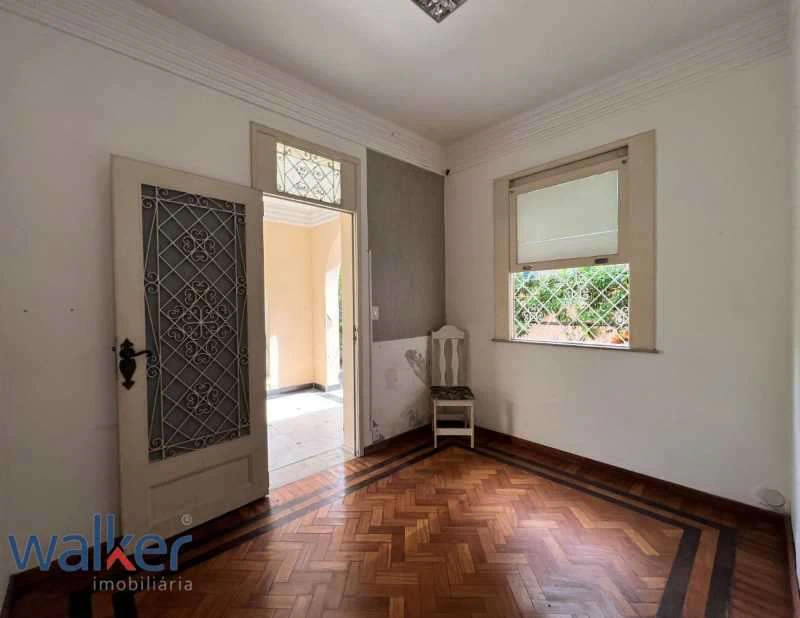 House with 11 bedrooms, 500 m² and 10 parking spots — photo 18