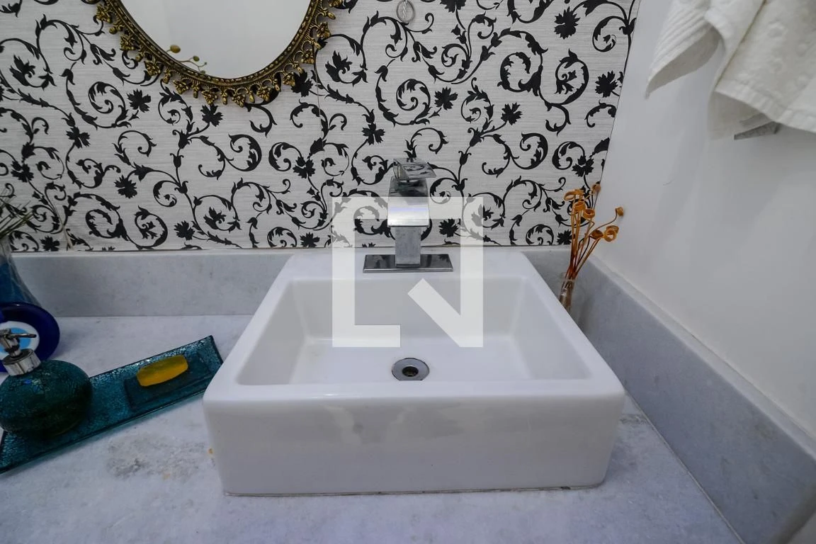 Furnished house with 4 bedrooms and 3 bathrooms — photo 46