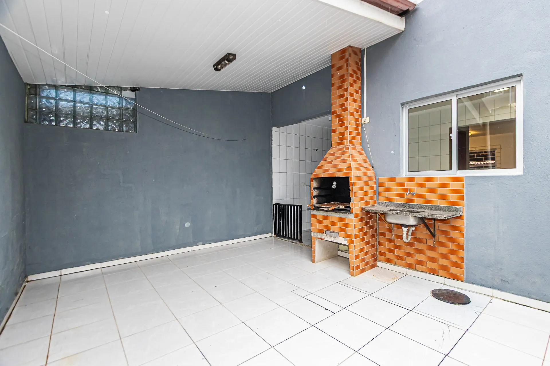 3-bedroom house with a grill on the balcony — photo 21