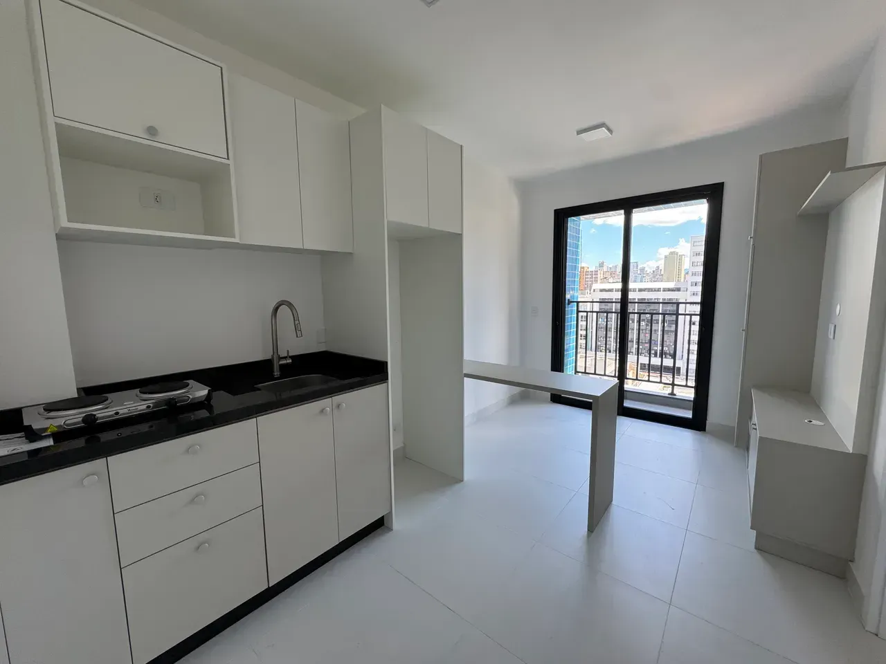 Furnished 1-bedroom apartment with a balcony — photo 2