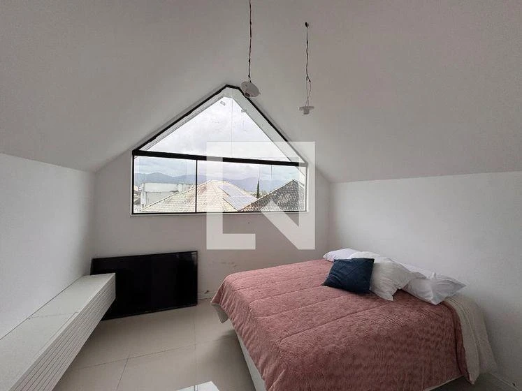 House, 280 m², with a walk-in closet — photo 9