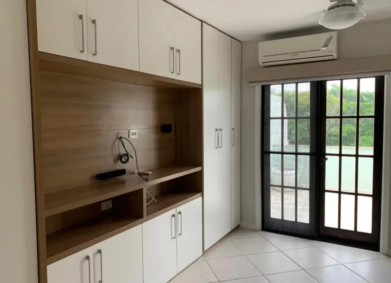 Unfurnished house with 4 bedrooms and 5 bathrooms — photo 4
