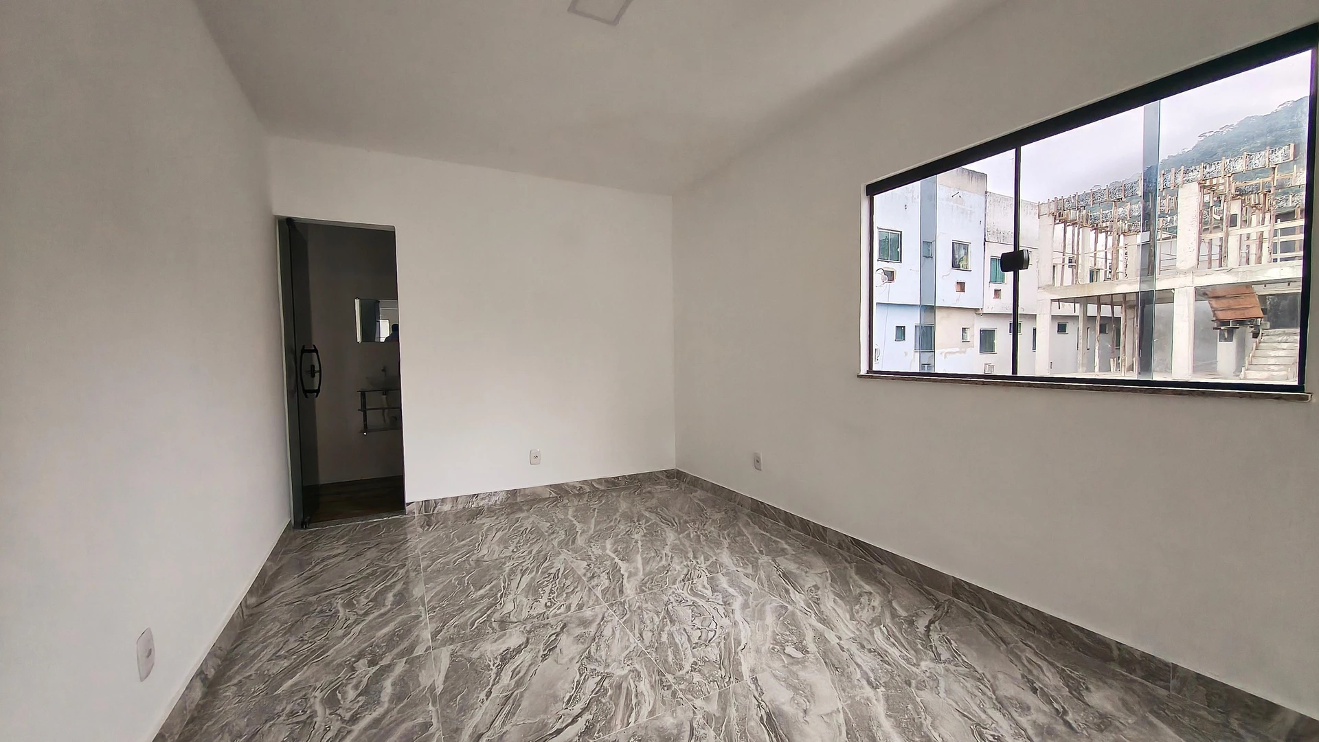 Unfurnished house with 3 bedrooms and 3 bathrooms — photo 3