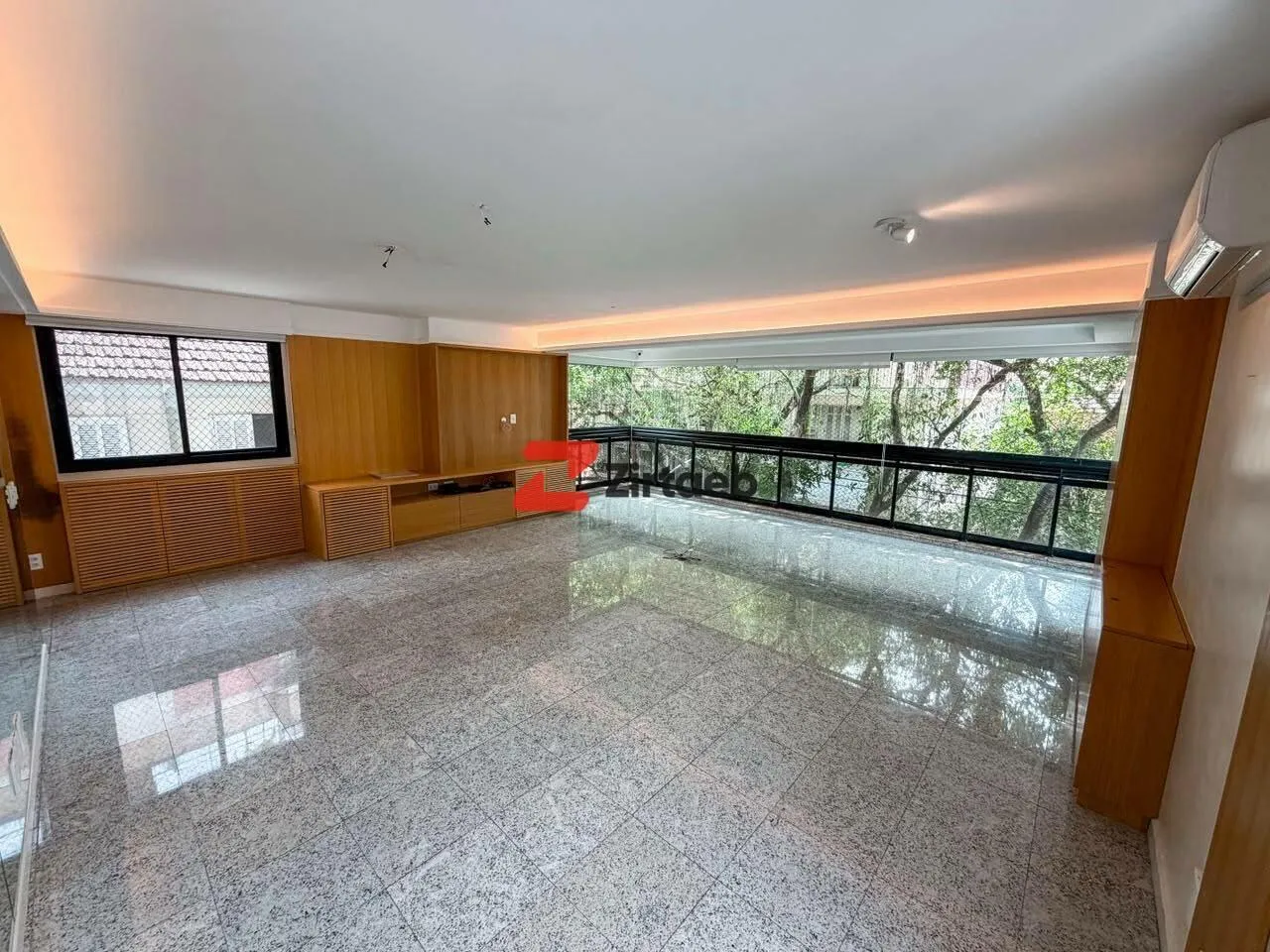 4-bedroom apartment with a walk-in closet in Rio de Janeiro — photo 13