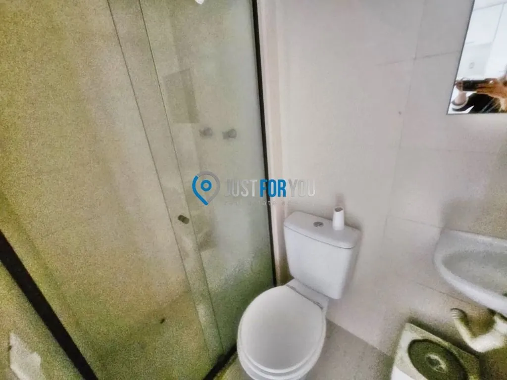 Apartamento com 3 dormitórios e varanda fechada de vidro — photo 19