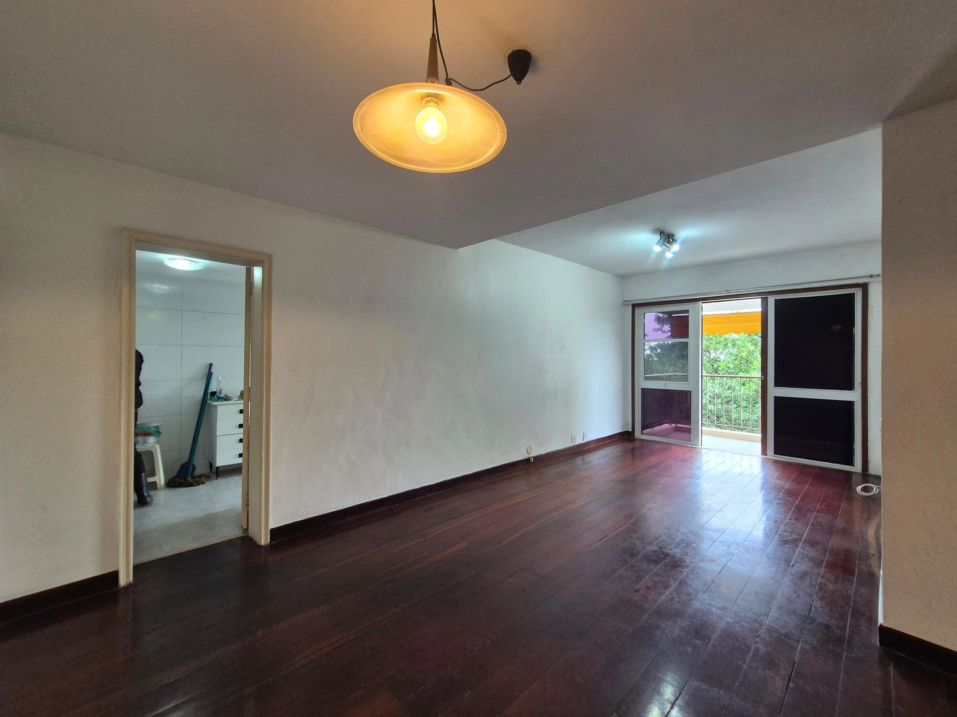2-bedroom apartment in a building with a sauna — photo 10