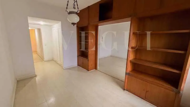 210 m² apartment with a balcony, 3 bedrooms and 5 baths — photo 20