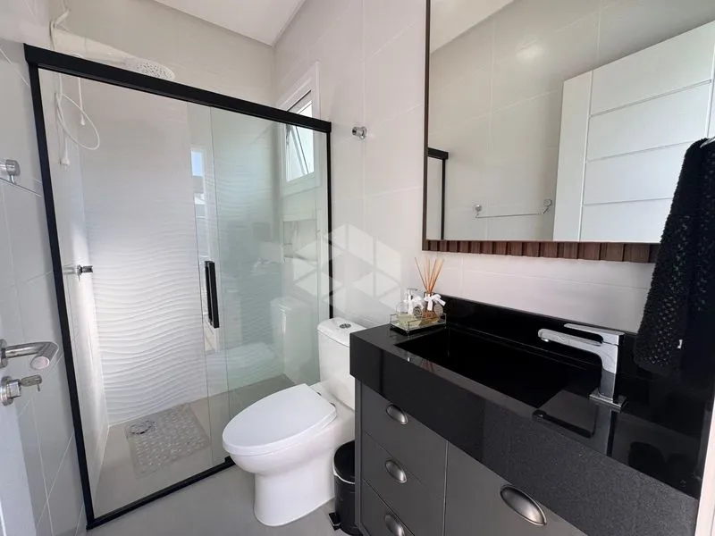 Furnished house with 4 en-suite bedrooms and private garden — photo 36