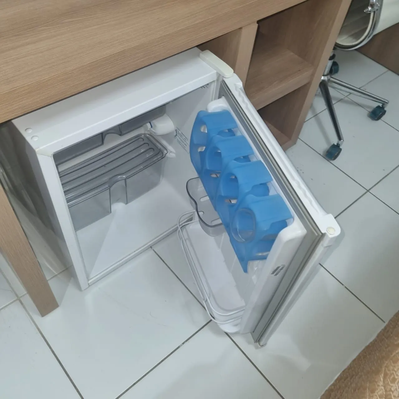 1-bedroom unfurnished apartment with compact kitchen — photo 12