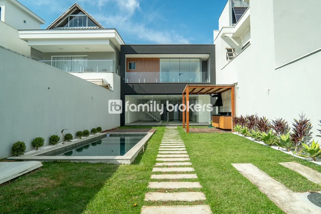 House with open-plan kitchen and 4 bedrooms, 220 m² — photo 5