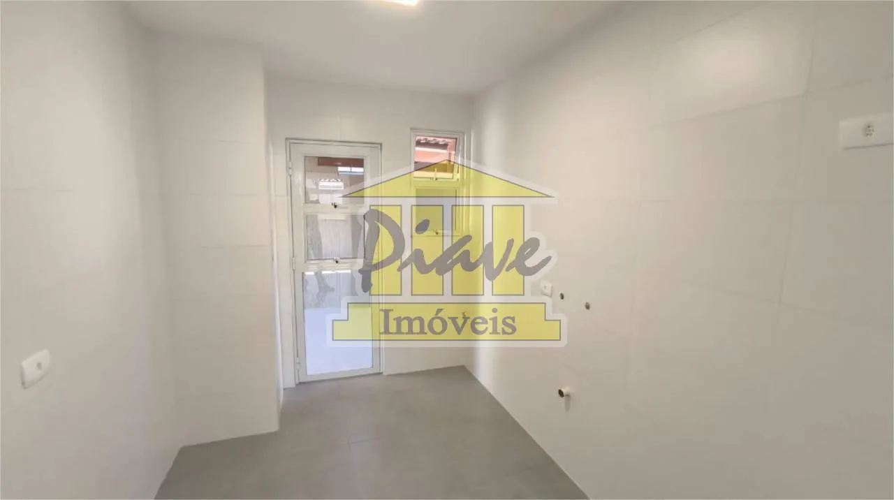 Будинок: 3 спальні, 1 з власною ванною кімнатою, 250 м² — photo 2