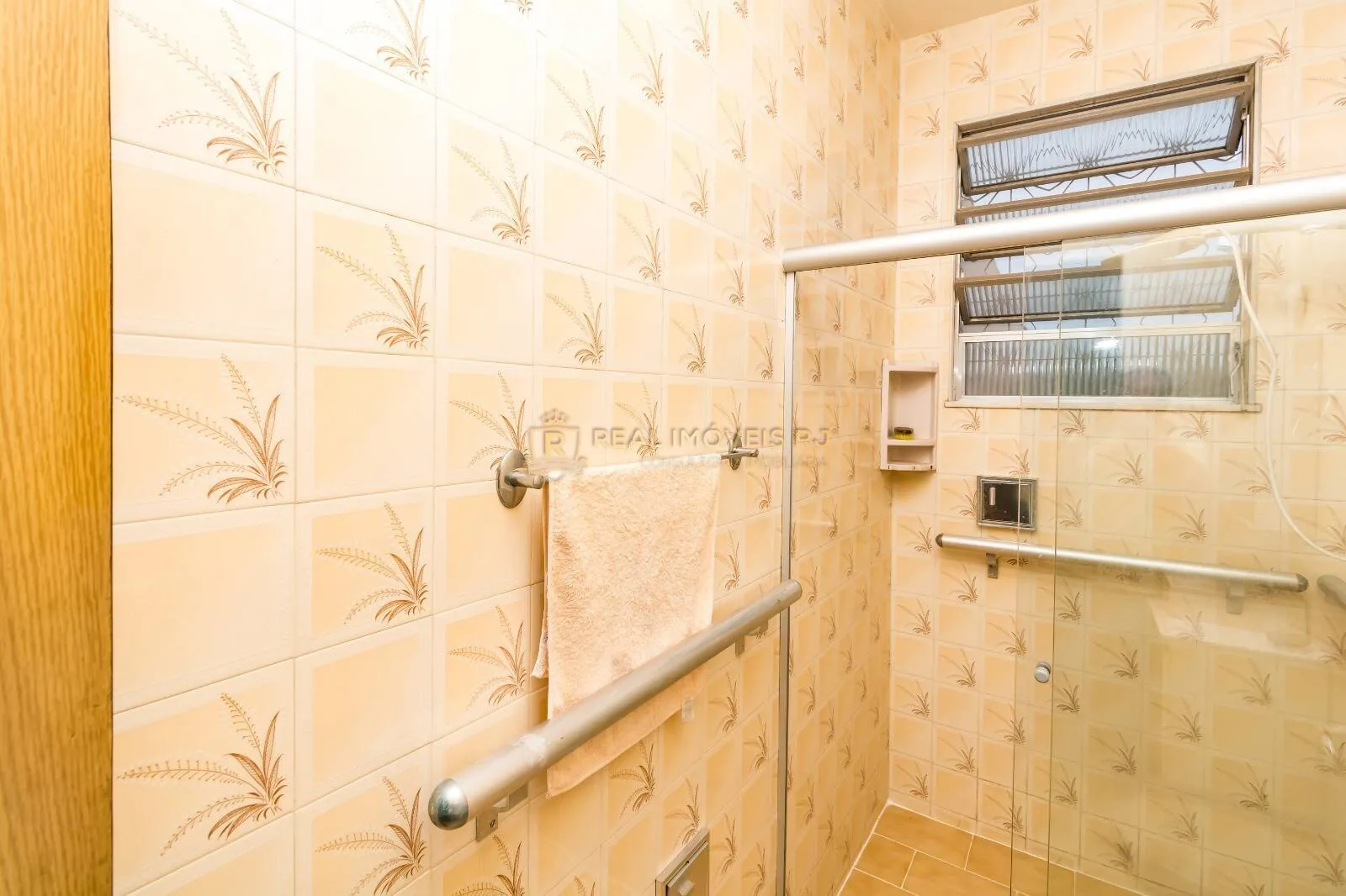 Unfurnished house with 3 bedrooms and 5 bathrooms — photo 41