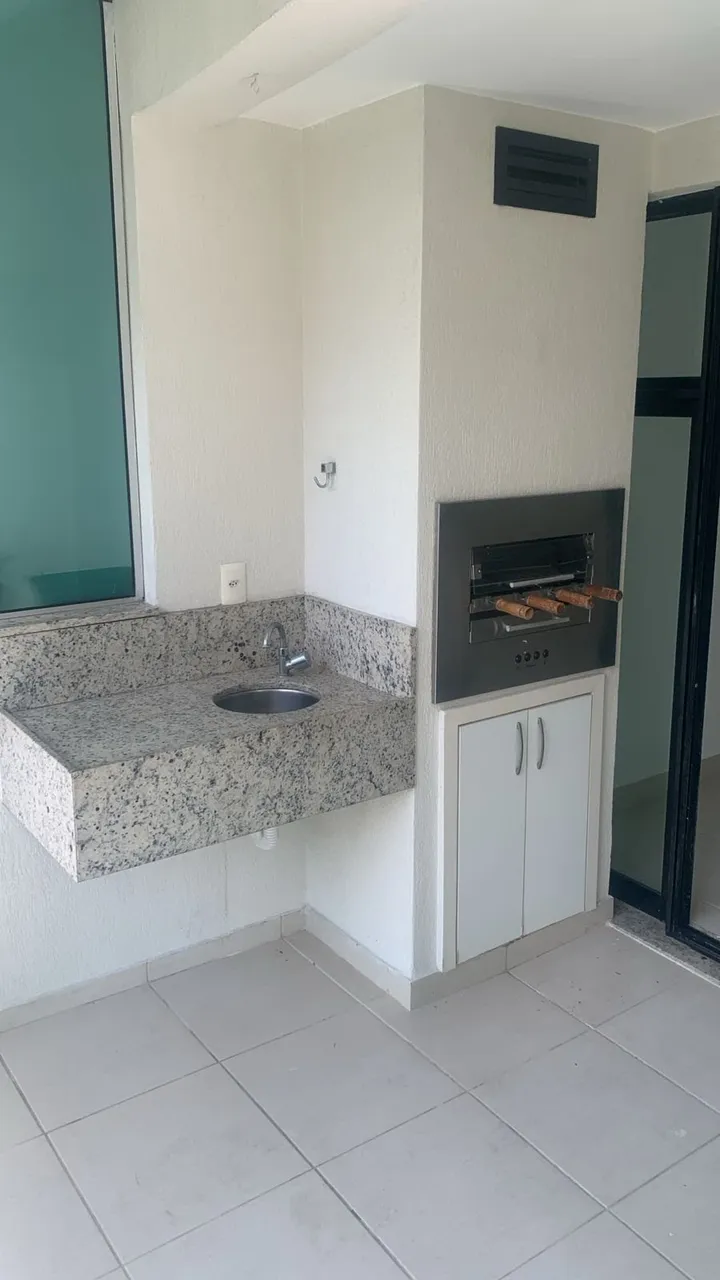 3-bedroom apartment with open-plan gas kitchen — photo 8