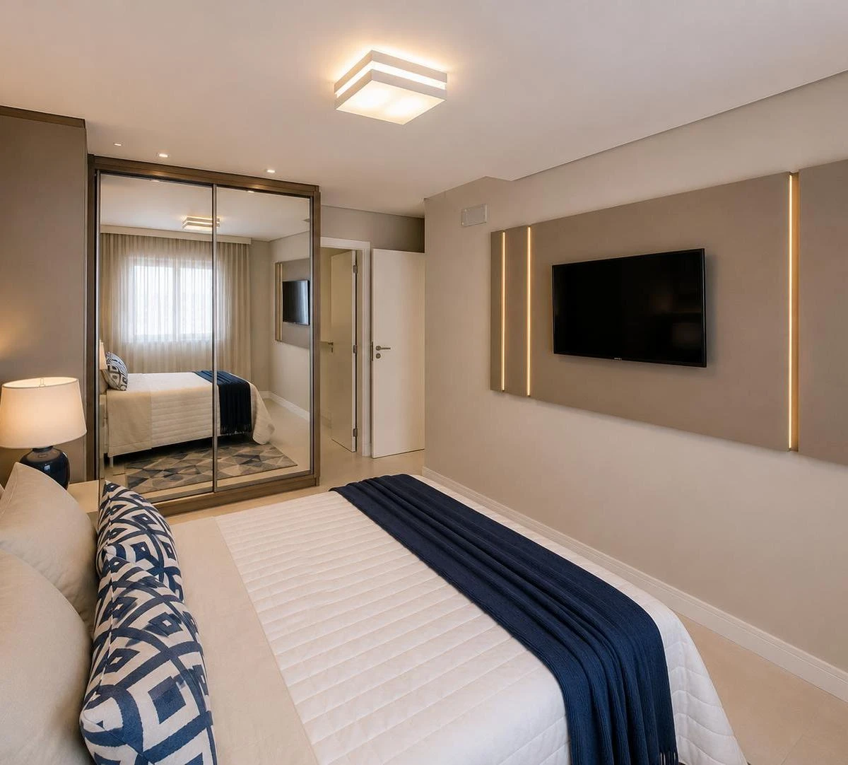 One-bedroom apartment with a washing machine — photo 3