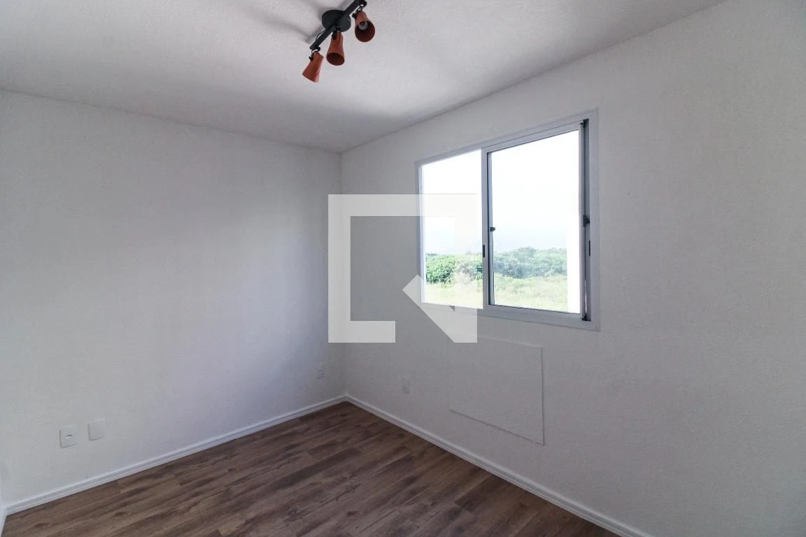 Balcony with a grill in a 2-bedroom apartment, 43 m² — photo 26