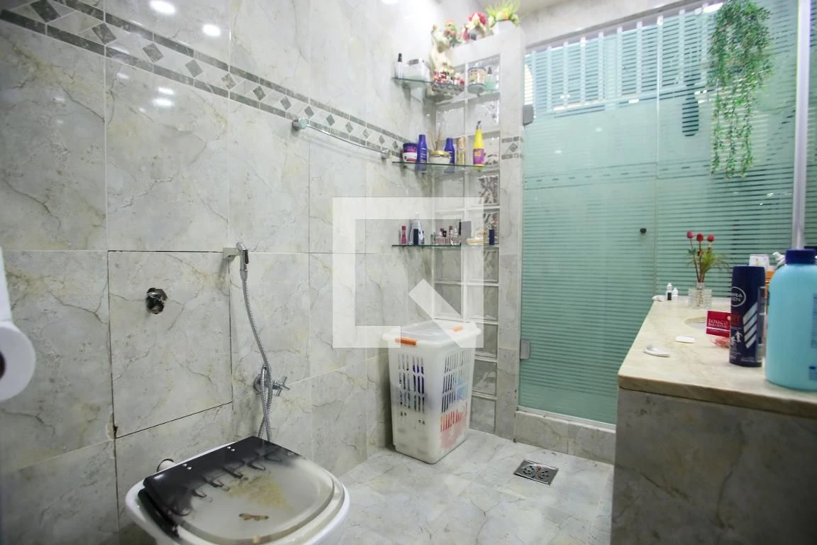 5-bedroom house with a bathtub in Rio de Janeiro — photo 46