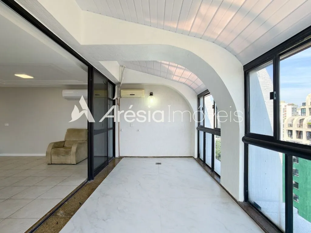 3-bedroom apartment with a bathtub — photo 20