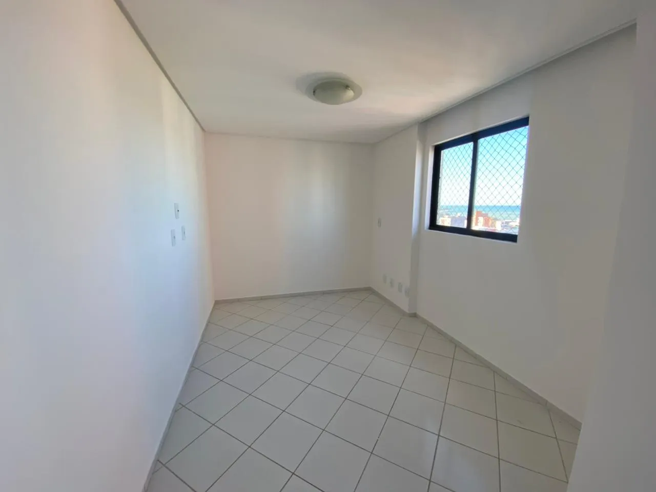 93 m² apartment with 2 bedrooms and a balcony — photo 5