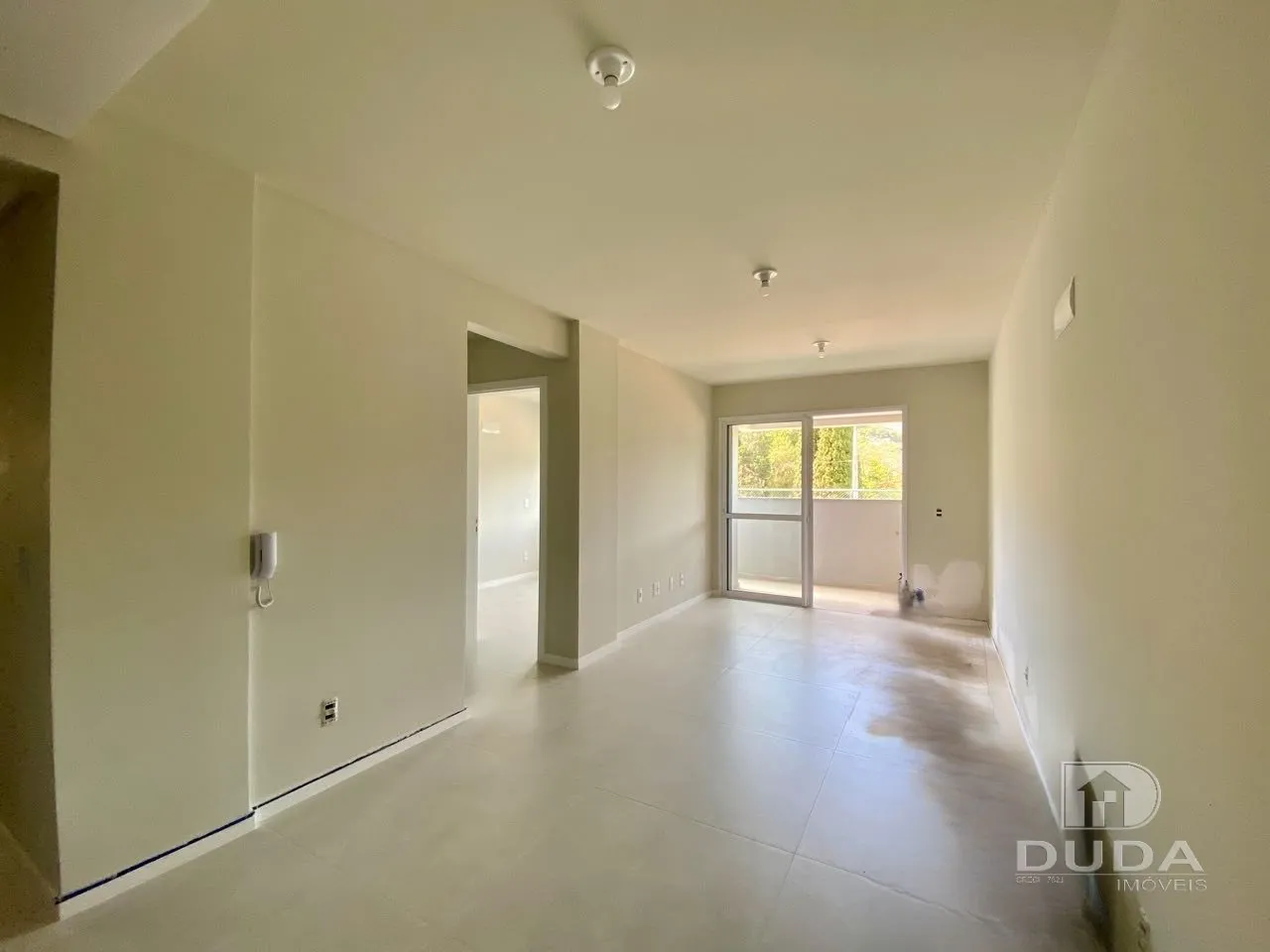 2-bedroom apartment with a mountain view