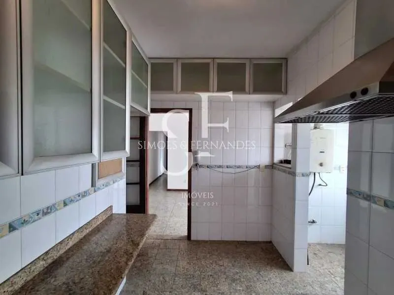 Unfurnished apartment with 3 bedrooms and 2 parking spots — photo 9