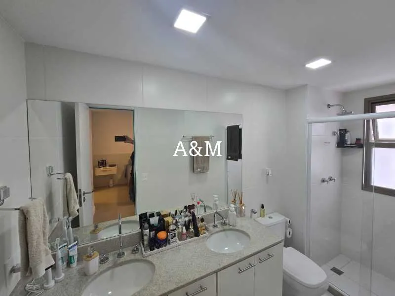 Furnished apartment with 3 bedrooms and 5 bathrooms — photo 11