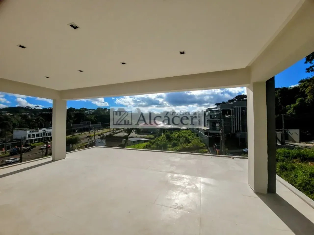Casa para aluguel com 520 m², 5 quartos e varanda — photo 4