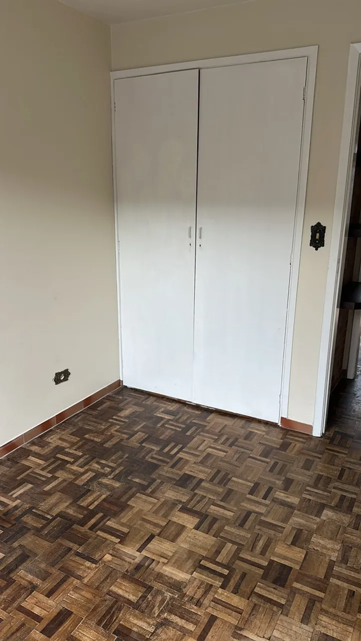 Wood or laminate floors in a 3-bedroom apartment, 90 m² — photo 5