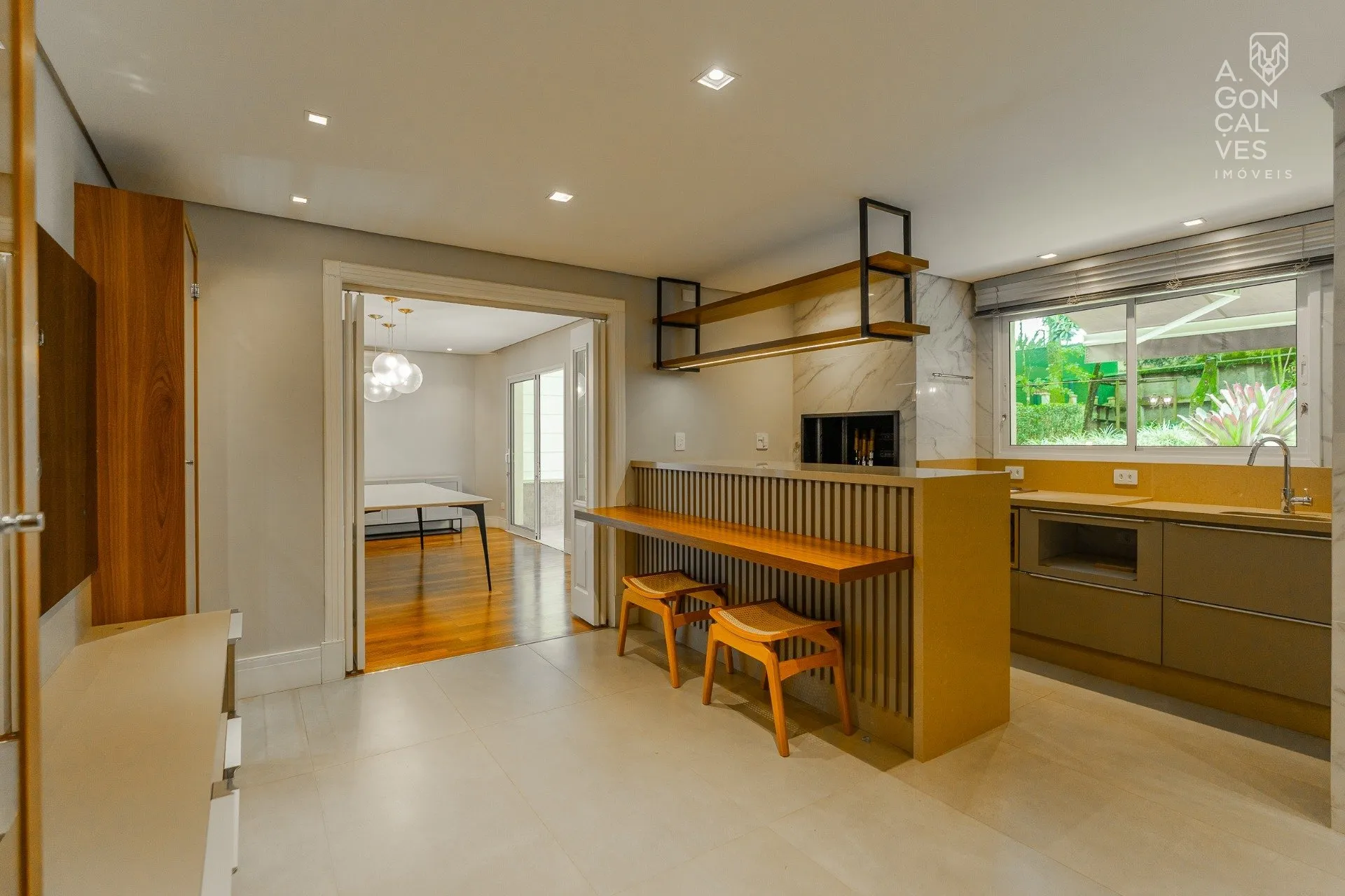 House with 4 bedrooms and 5 bathrooms, 5 parking spots — photo 20