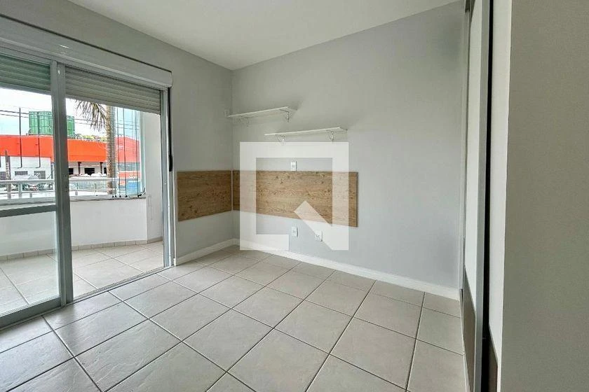 2-bedroom apartment in a building with a gym — photo 12