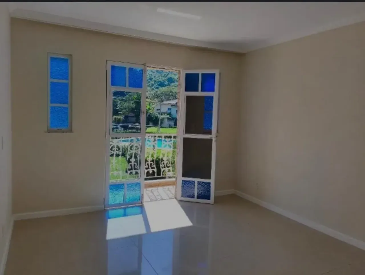 Casa sem mobília com 5 quartos e 5 banheiros — photo 3