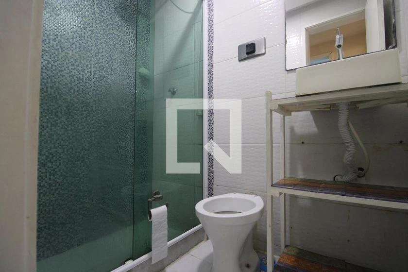 2-bedroom apartment in a building with a pool — photo 29