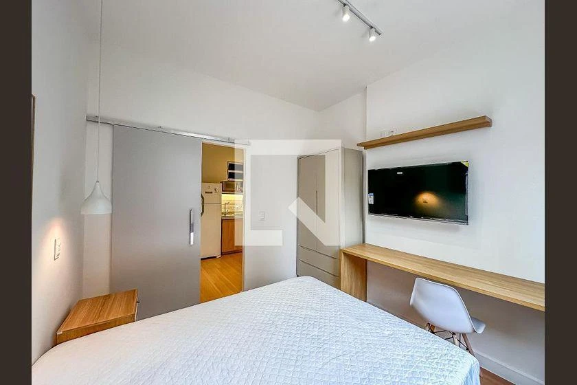 Furnished apartment, 35 m², with a home office — photo 12