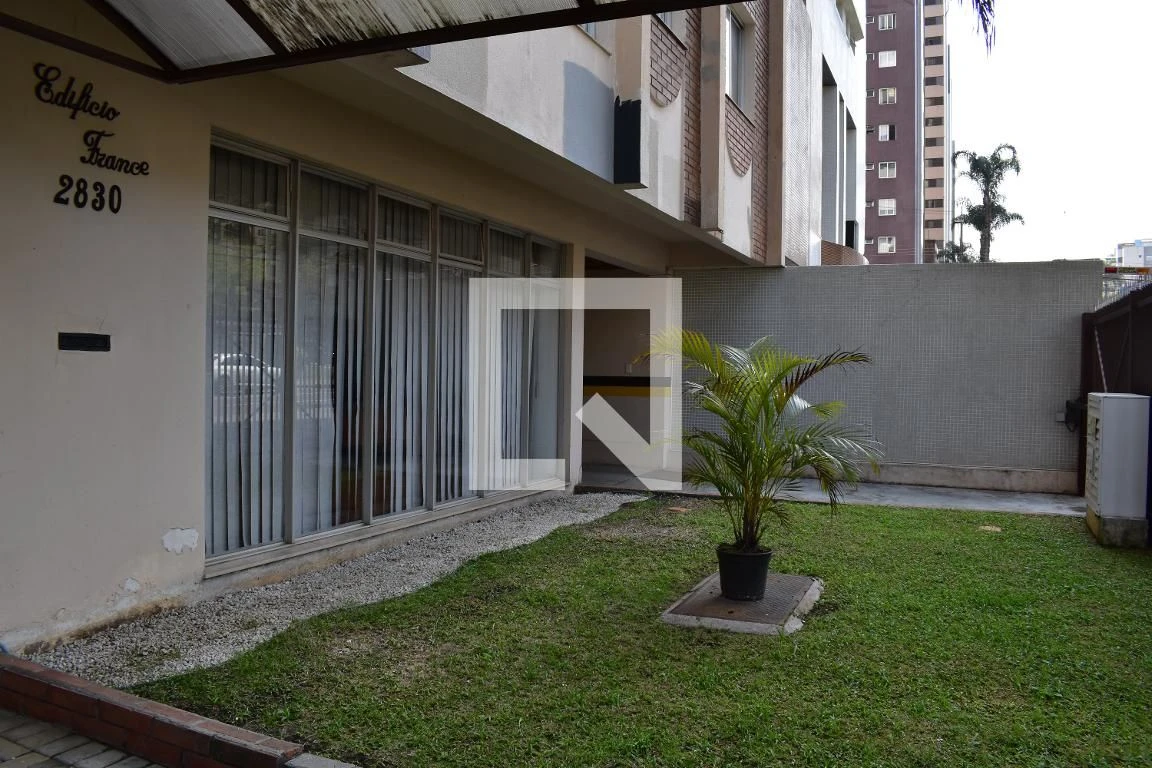 One-bedroom apartment with a home office in Curitiba — photo 6