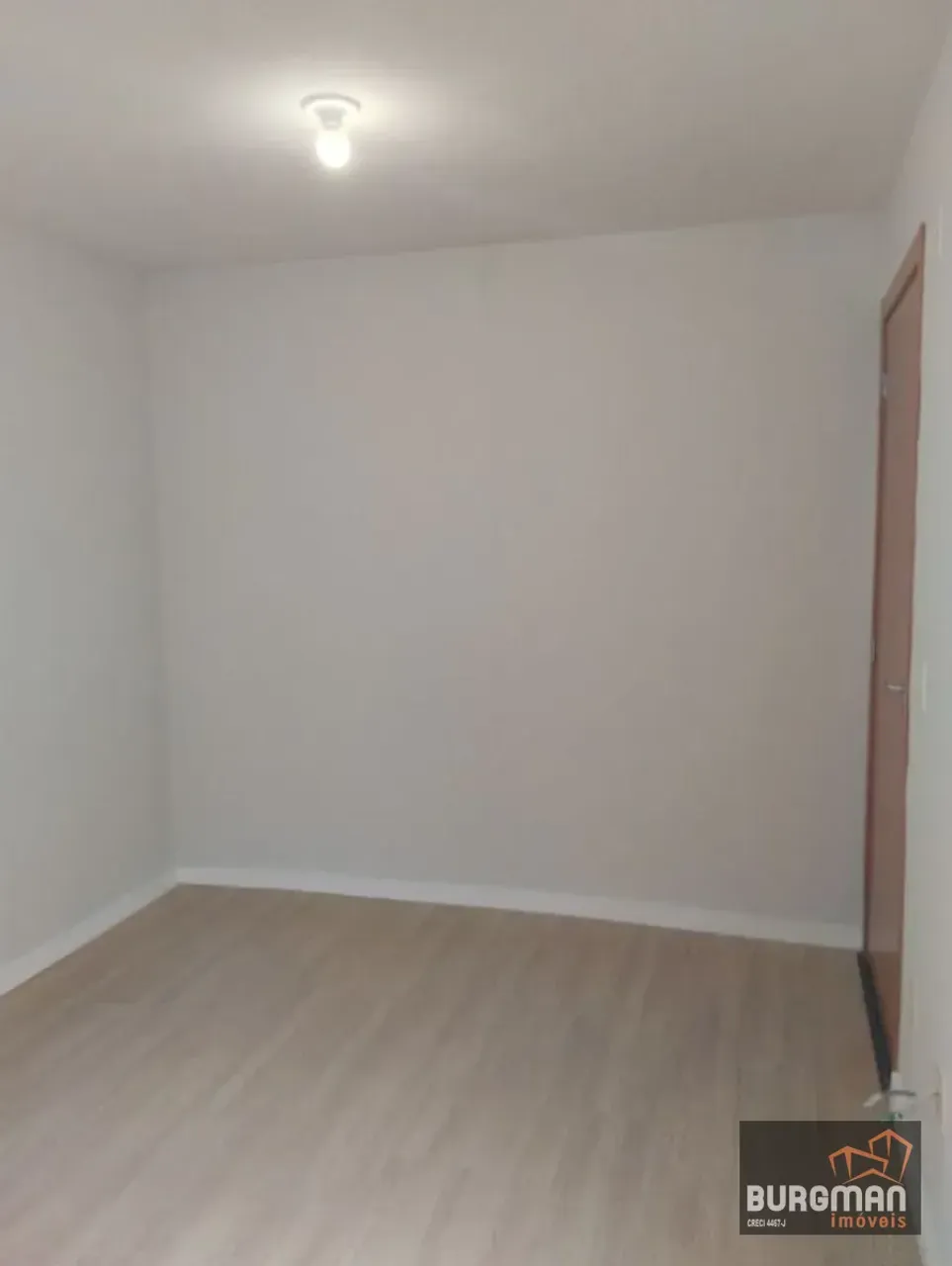 2-bedroom apartment with 1 parking space and laundry area — photo 15