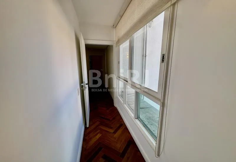 Apartamento de 180 m² com varanda fechada e fogão a gás — photo 29
