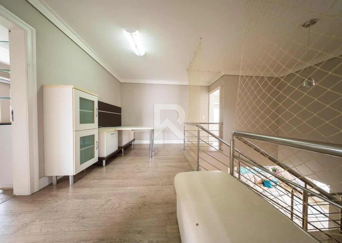 Furnished house, 400 m², with a bathtub — photo 38