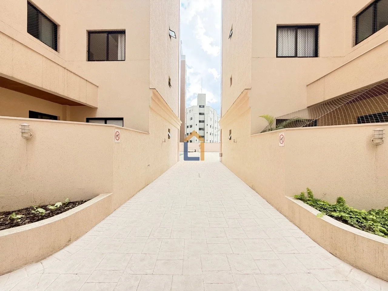 3-bedroom apartment with a washing machine in Curitiba — photo 14