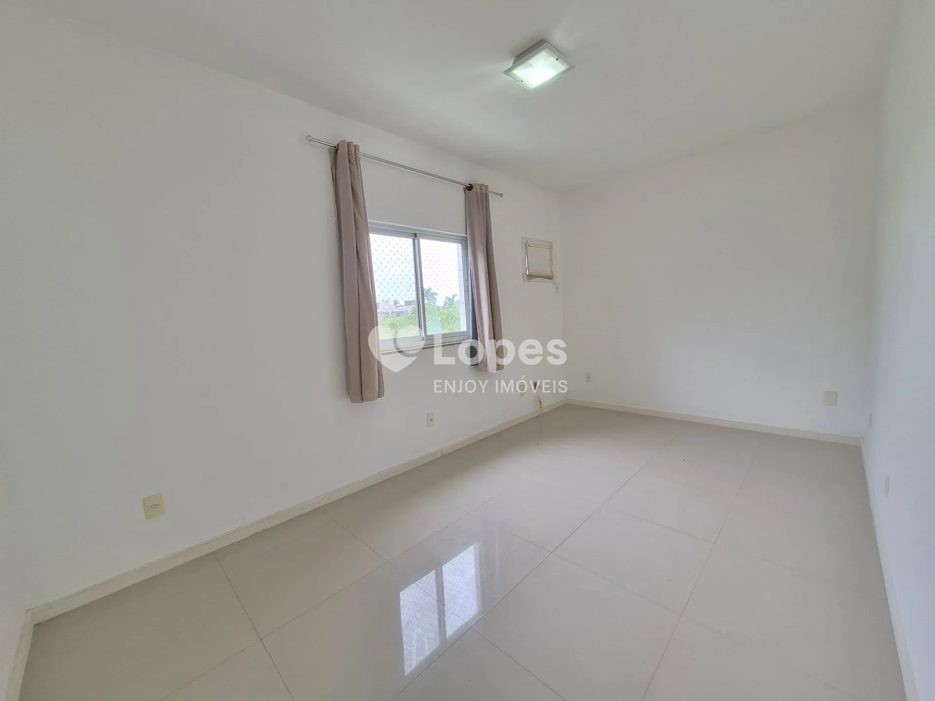 Будинок 247 м² з балконом із грилем та власним барбекю — photo 30