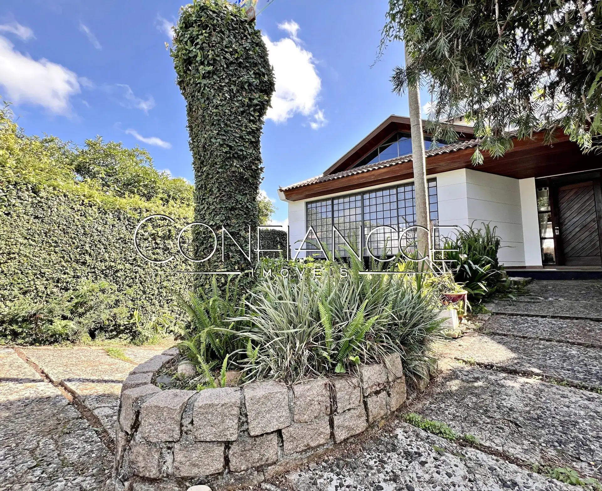 5-bedroom house with 1 suite, 4 parking spaces, 460 m² — photo 31
