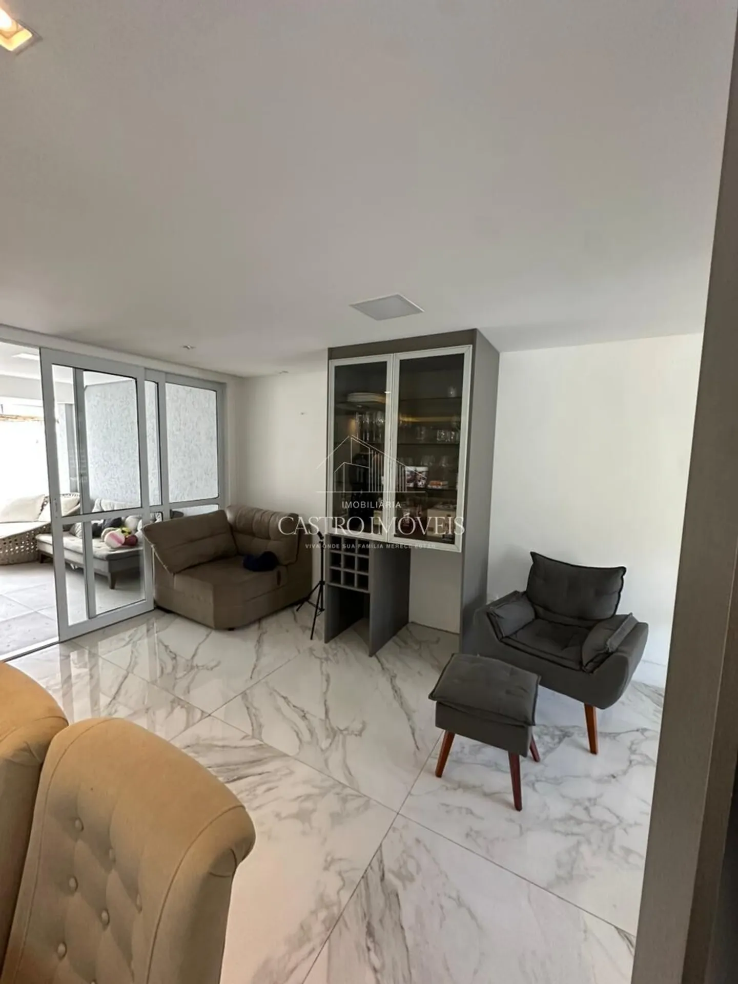 Furnished duplex house with 220 m² and 4 bedrooms — photo 36