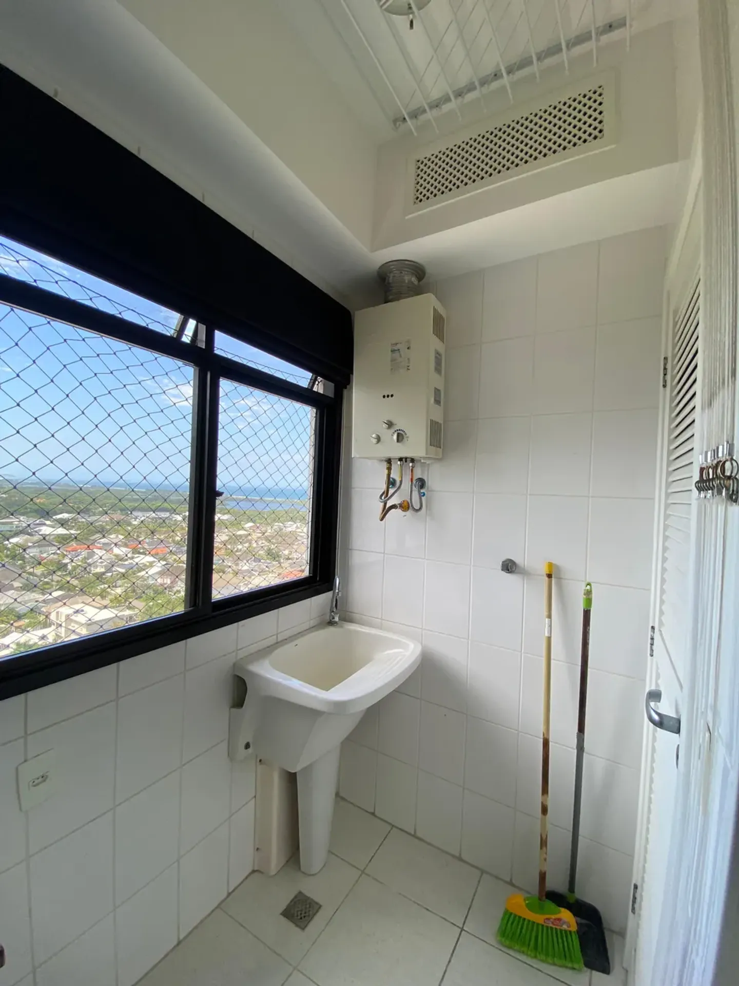 Departamento de 3 dormitorios en edificio con piscina — photo 16