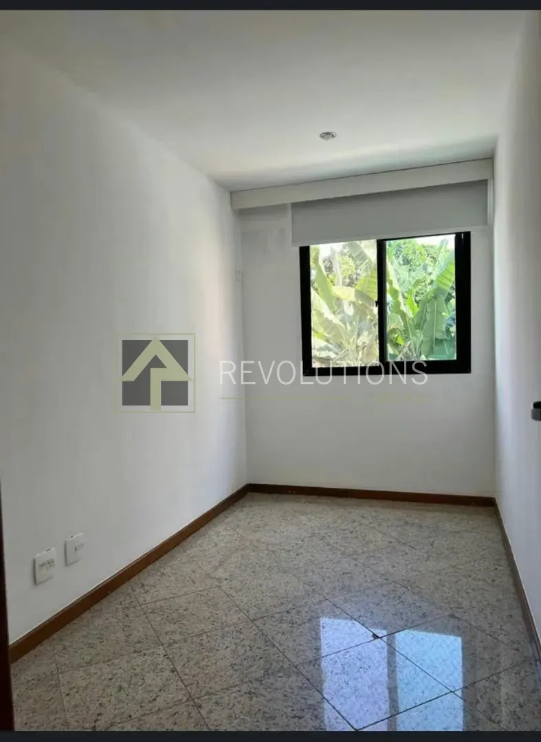 3-bedroom apartment in a building with a sauna — photo 3