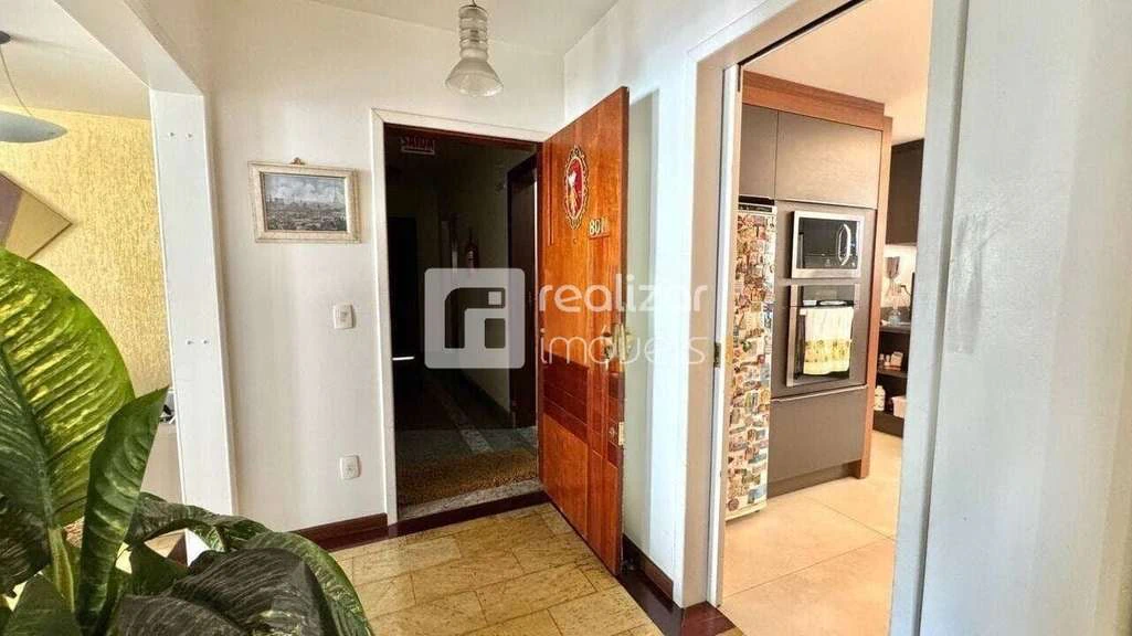 3-en-suite apartment with balcony and 3 parking spots — photo 5
