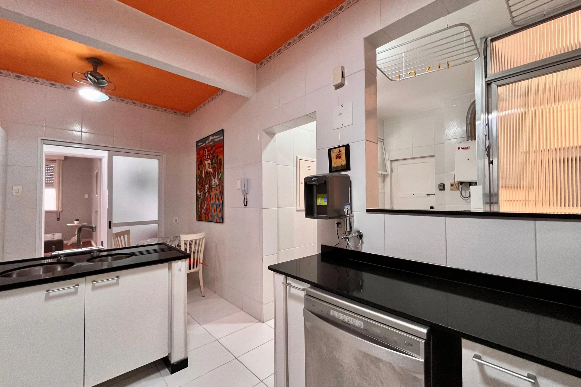 3-bedroom apartment with a working laundry setup — photo 20