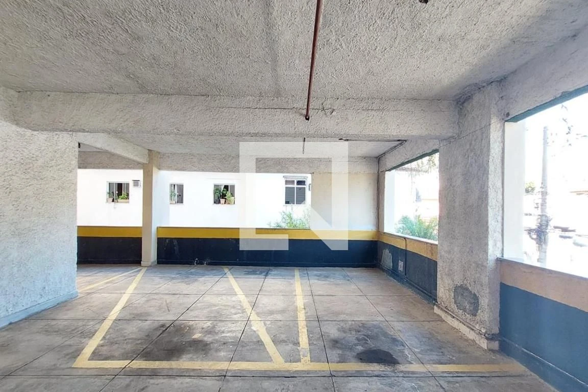 2-bedroom apartment in a building with a pool — photo 51