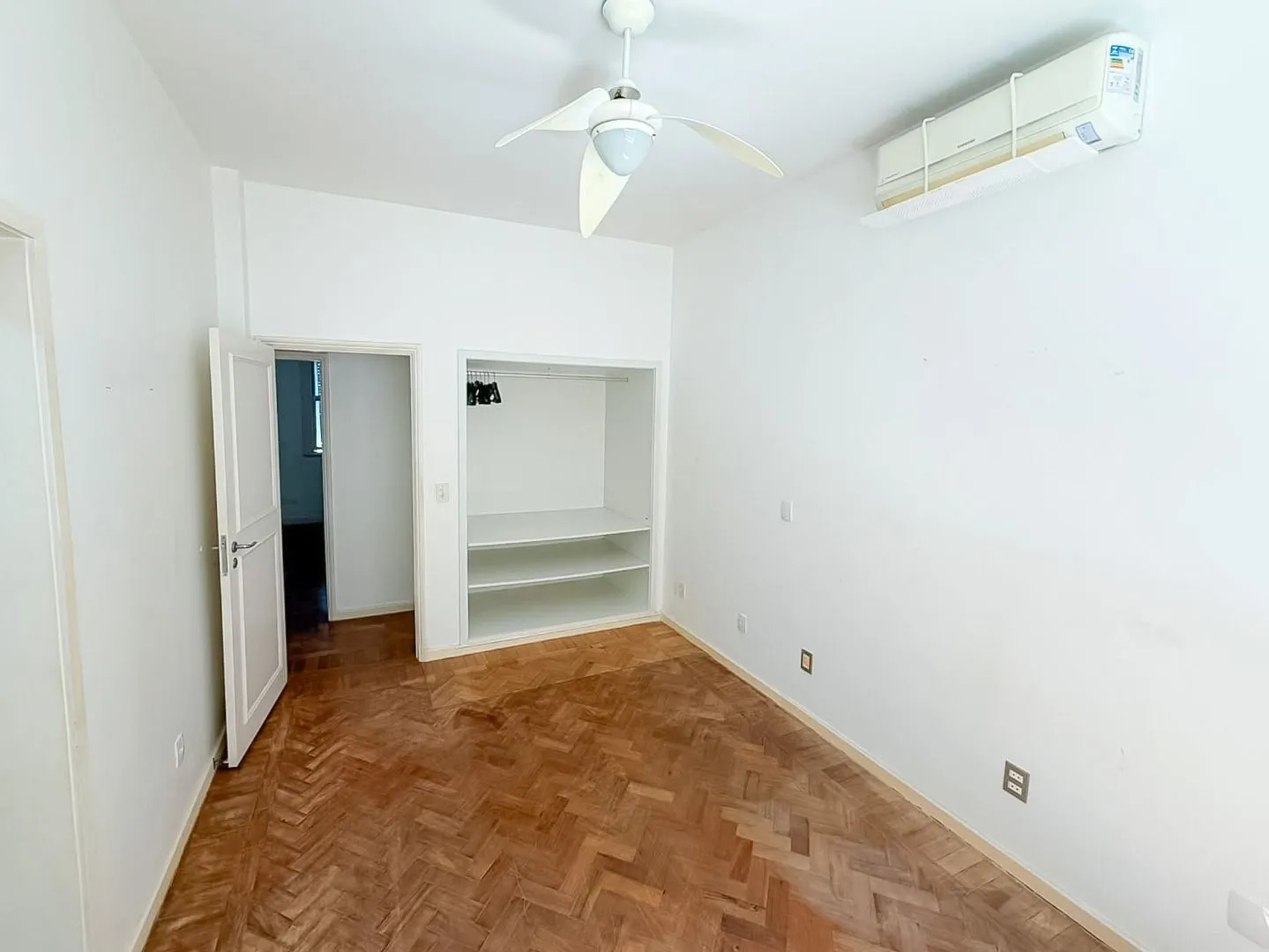 Apartment, 130 m², with a home office — photo 4