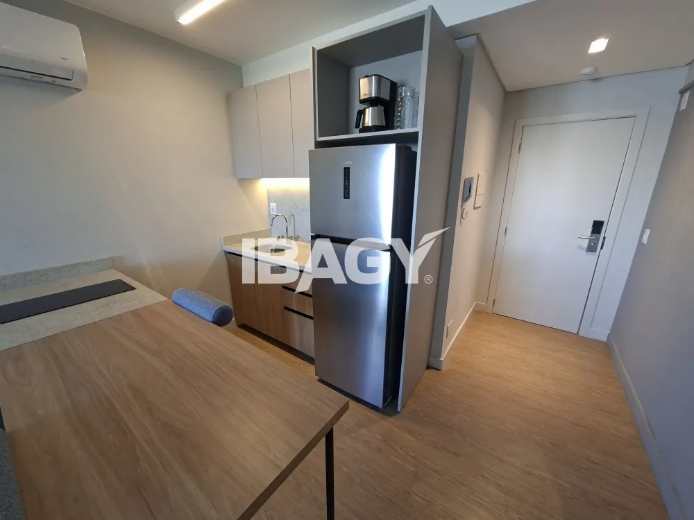 Studio with a glassed-in balcony and open-plan kitchen — photo 167