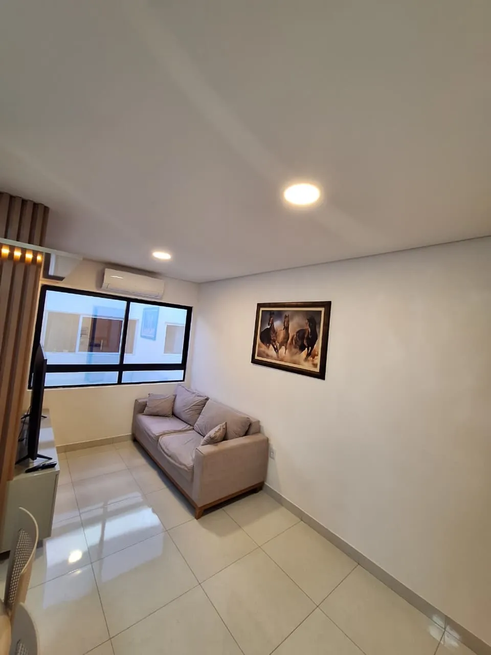 Apartamento mobiliado com 2 quartos e 2 banheiros