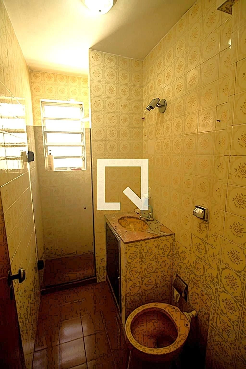 2-bedroom apartment in a building with a pool — photo 22